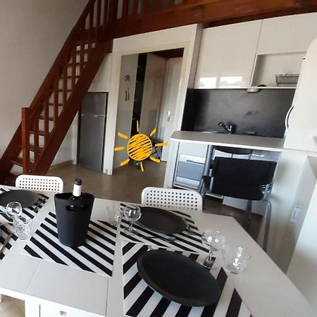 Appartement Terrasse Vue Mer, Plage Gorguette A 1 Minute A Pied, Wifi,Clim Parking Collectif Sanary-sur-Mer Eksteriør billede